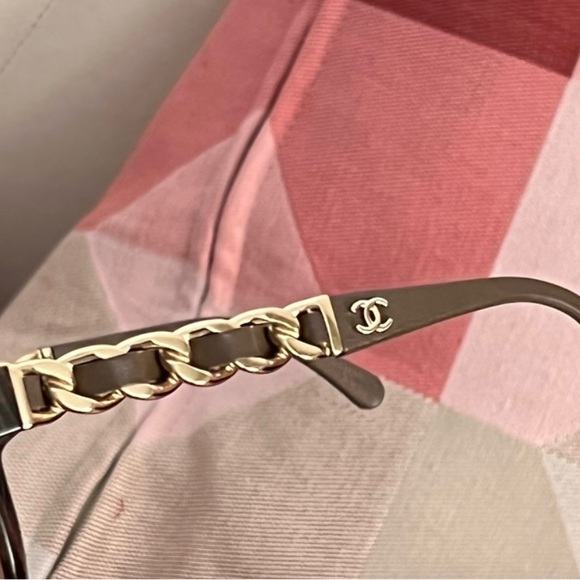 Chanel Chain Sunglasses - Picture 6 of 7